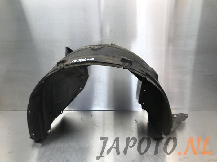 Usados Protector interno Nissan Qashqai (J10) 2.0 16V Precio € 26,20 Norma de margen ofrecido por Japoto Parts B.V.