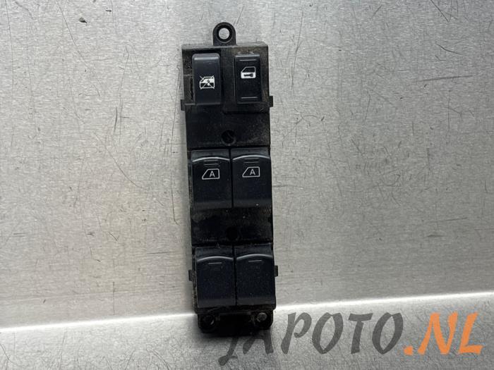 Usados Interruptor combinado de ventanillas Infiniti FX (S50) 35 3.5i 24V AWD Precio € 78,70 Norma de margen ofrecido por Japoto Parts B.V.