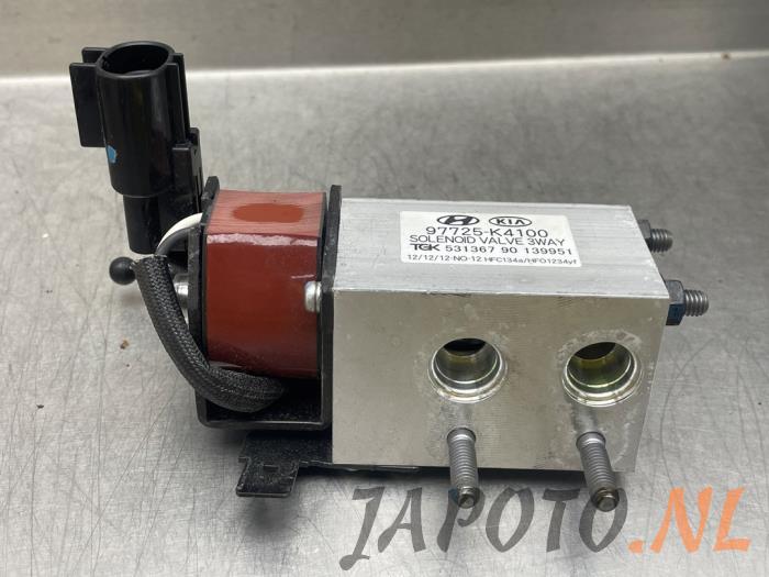 Begagnade Trycksensor, luftkonditionering Hyundai Kona (OS) 64 kWh Pris € 52,45 Marginaltabell erbjuds av Japoto Parts B.V.