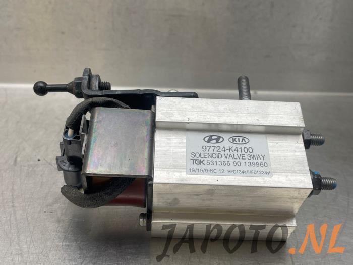 Begagnade Trycksensor, luftkonditionering Hyundai Kona (OS) 64 kWh Pris € 52,45 Marginaltabell erbjuds av Japoto Parts B.V.