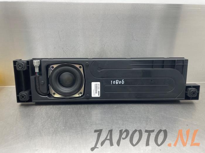 Używane Subwoofer Nissan Leaf (ZE1) 39/40kWh Cena € 208,95 Procedura marży oferowane przez Japoto Parts B.V.