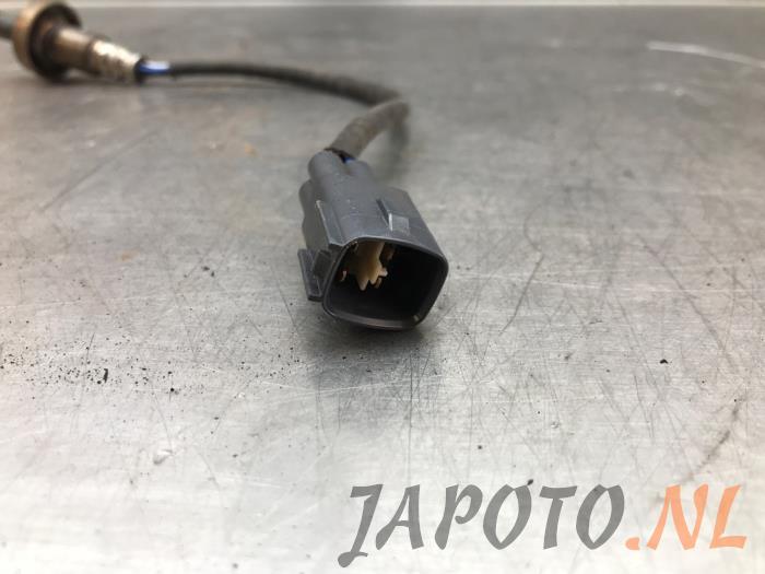 Lambda probe from a Toyota Avensis Wagon (T27) 1.8 16V VVT-i 2011
