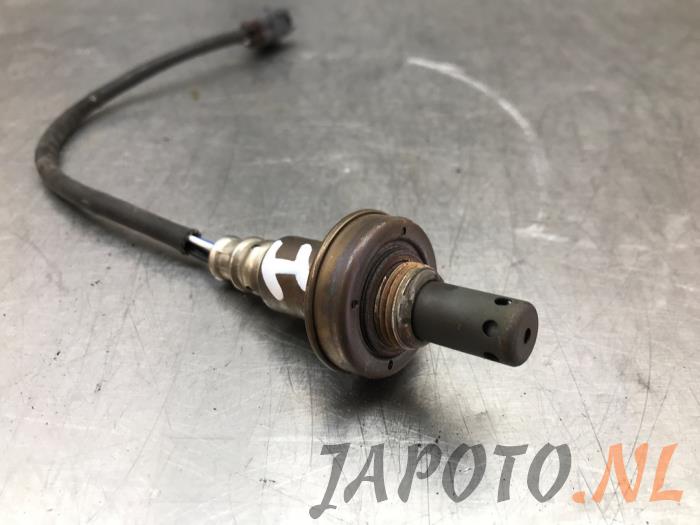 Lambda probe from a Toyota Avensis Wagon (T27) 1.8 16V VVT-i 2011