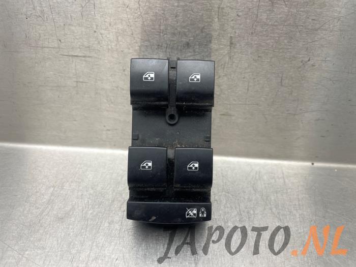 Usados Interruptor combinado de ventanillas Chevrolet Volt 1.4 16V Precio € 52,45 Norma de margen ofrecido por Japoto Parts B.V.