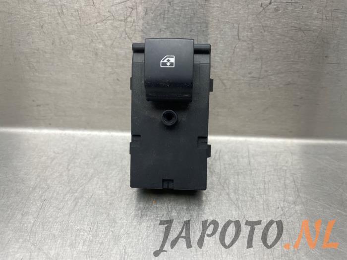 Usados Interruptor de ventanilla eléctrica Chevrolet Volt 1.4 16V Precio € 20,95 Norma de margen ofrecido por Japoto Parts B.V.