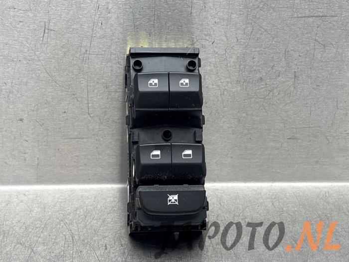 Usados Interruptor combinado de ventanillas Kia Proceed (CD) 1.0i T-GDi 12V Precio € 52,45 Norma de margen ofrecido por Japoto Parts B.V.