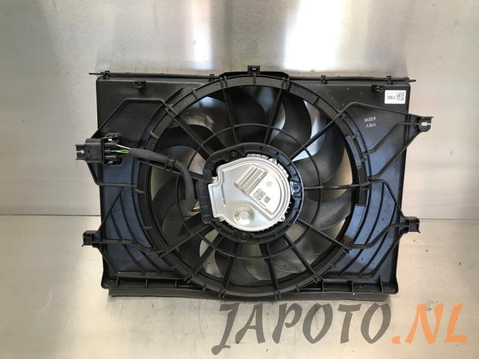 Używane Wentylator Hyundai Kona (SX2) 1.6 GDi HEV 16V Cena € 262,45 Procedura marży oferowane przez Japoto Parts B.V.