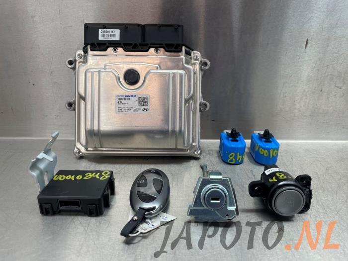 Used Ignition lock + computer Hyundai Kona (SX2) 1.6 GDi HEV 16V Price € 262,45 Margin scheme offered by Japoto Parts B.V.