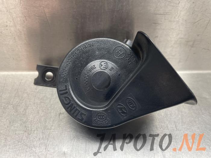 Używane Klakson Kia Cee'd (JDB5) 1.0i T-GDi 12V 120 Cena € 15,74 Procedura marży oferowane przez Japoto Parts B.V.