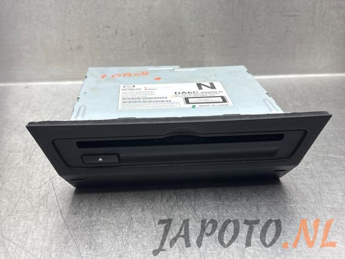 Używane Odtwarzacz CD Mazda CX-3 (DJ/DK) 1.5 Skyactiv D 105 16V Cena € 78,74 Procedura marży oferowane przez Japoto Parts B.V.