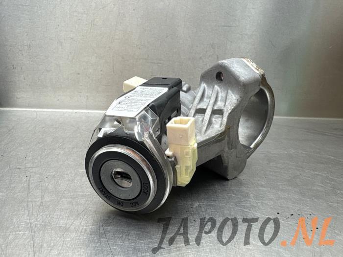 Ignition lock + computer from a Subaru XV (GP) 1.6 AWD 16V 2014