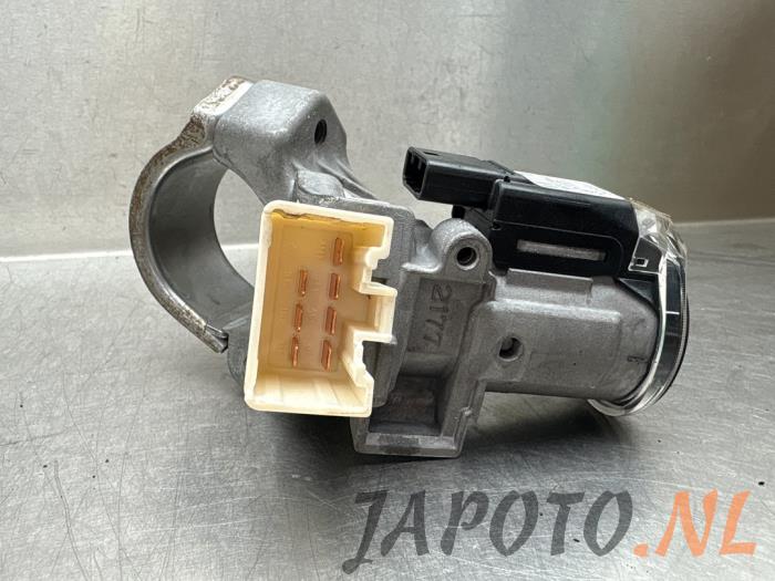 Ignition lock + computer from a Subaru XV (GP) 1.6 AWD 16V 2014