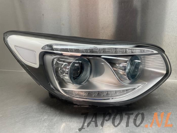 Używane Reflektor prawy Kia Soul II (PS) EV Cena € 367,45 Procedura marży oferowane przez Japoto Parts B.V.
