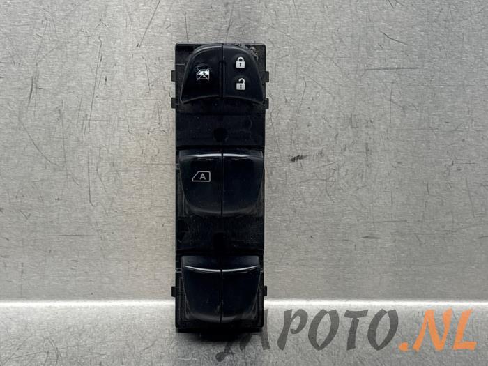 Usados Interruptor combinado de ventanillas Nissan X-Trail (T32) 1.6 Energy dCi All Mode Precio € 52,45 Norma de margen ofrecido por Japoto Parts B.V.