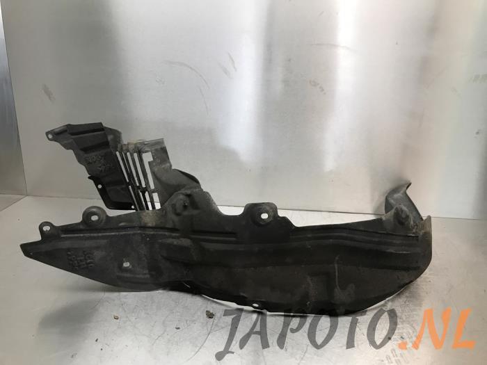 Usados Protector interno Mazda 6 SportBreak (GJ/GH/GL) 2.2 SkyActiv-D 175 16V Precio € 26,20 Norma de margen ofrecido por Japoto Parts B.V.