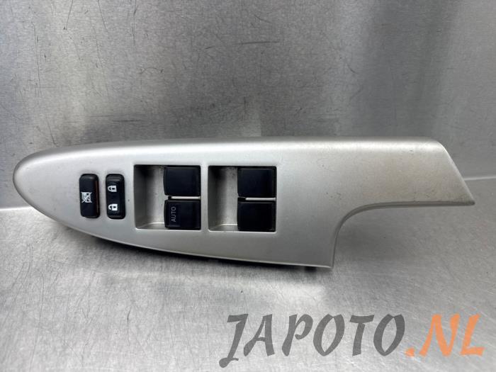 Usados Interruptor combinado de ventanillas Toyota Urban Cruiser 1.33 Dual VVT-I 16V 2WD Precio € 52,45 Norma de margen ofrecido por Japoto Parts B.V.