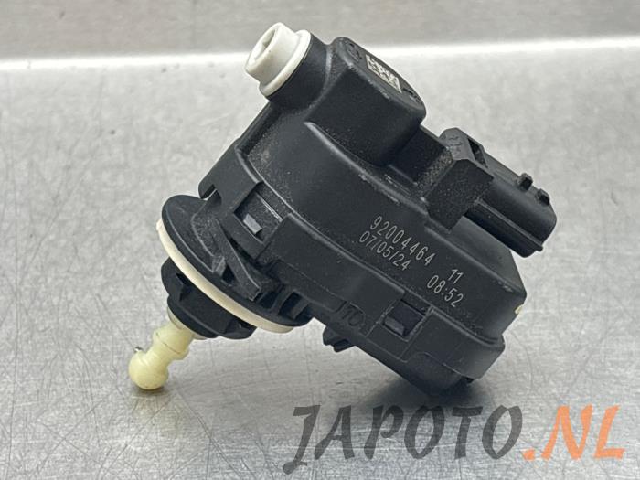 Używane Silnik reflektora Suzuki Swift (ZCE/ZDE) 1.2 VVT 12V Hybrid Cena € 26,20 Procedura marży oferowane przez Japoto Parts B.V.