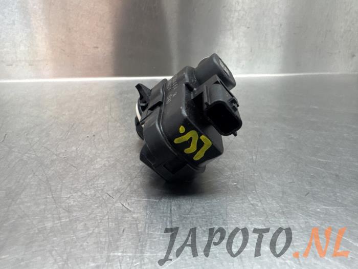 Używane Silnik reflektora Suzuki Swift (ZCE/ZDE) 1.2 VVT 12V Hybrid Cena € 26,20 Procedura marży oferowane przez Japoto Parts B.V.