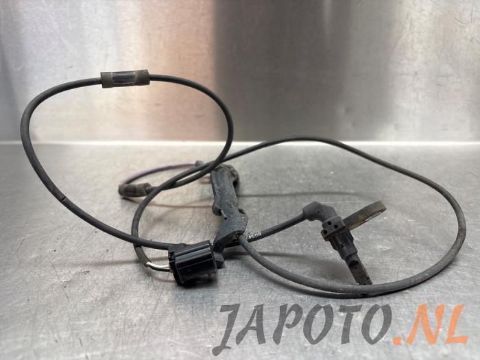 Begagnade ABS-sensor Toyota Prius (ZVW5) 1.8 16V Hybrid Pris € 26,24 Marginaltabell erbjuds av Japoto Parts B.V.