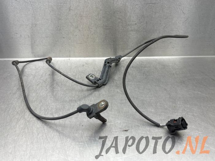 Begagnade ABS-sensor Toyota Prius (ZVW5) 1.8 16V Hybrid Pris € 26,24 Marginaltabell erbjuds av Japoto Parts B.V.