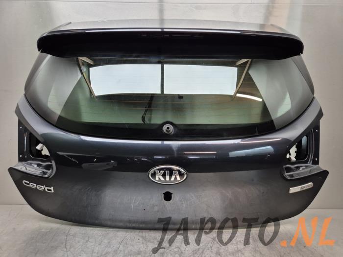 Używane Tylna klapa Kia Cee'd (JDB5) 1.6 CRDi 16V VGT Cena € 367,49 Procedura marży oferowane przez Japoto Parts B.V.