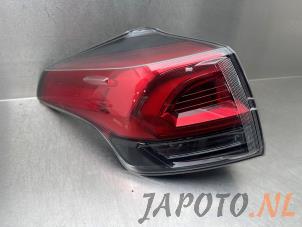Usagé Feu arrière gauche Toyota RAV4 (A4) 2.5 Hybrid 16V VVT-i 4x4 Prix € 249,95 Règlement à la marge proposé par Japoto Parts B.V.