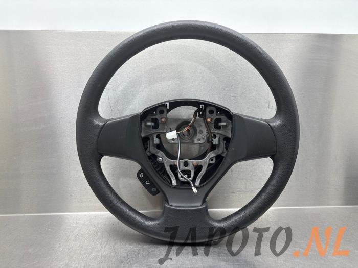 Używane Kierownica Suzuki Celerio (LF) 1.0 12V Dualjet Cena € 62,99 Procedura marży oferowane przez Japoto Parts B.V.