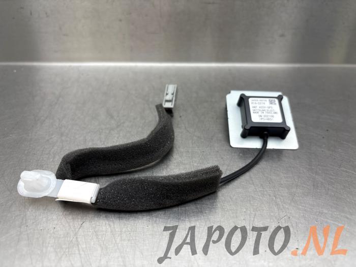 Używane Antena GPS Suzuki Swift (ZCE/ZDE) 1.2 VVT 12V Hybrid Cena € 52,45 Procedura marży oferowane przez Japoto Parts B.V.