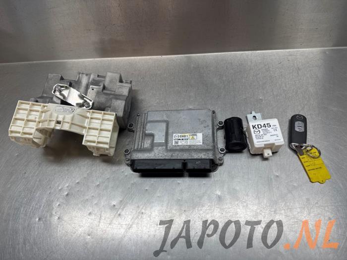 Used Ignition lock + computer Mazda CX-5 I (KE,GH) 2.2 SkyActiv-D 150 16V 2WD Price € 209,95 Margin scheme offered by Japoto Parts B.V.