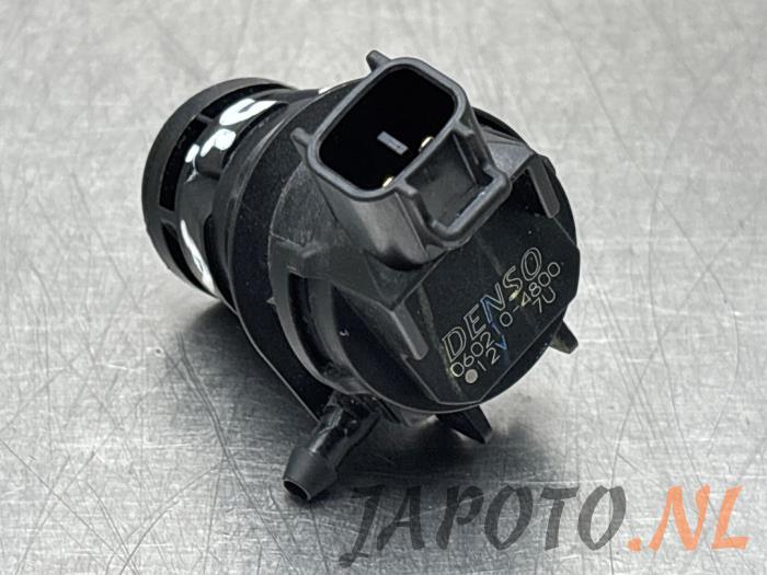 Używane Pompa spryskiwacza tyl Suzuki Celerio (LF) 1.0 12V Dualjet Cena € 15,74 Procedura marży oferowane przez Japoto Parts B.V.