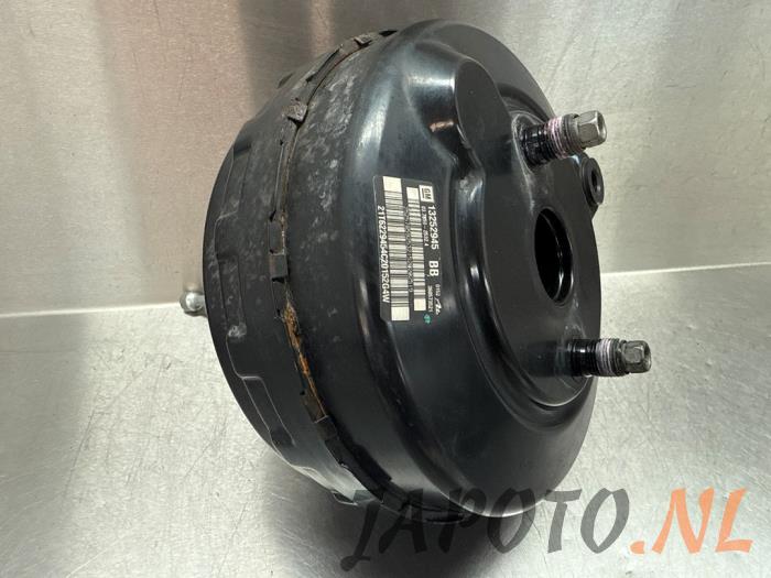 Usagé Servo frein Chevrolet Cruze (300) 1.8 16V VVT Prix € 52,45 Règlement à la marge proposé par Japoto Parts B.V.
