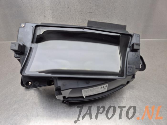 Gebrauchte Frontscheibenanzeige Mazda 2 Hybrid 1.5 12V Preis € 262,50 Margenregelung angeboten von Japoto Parts B.V.