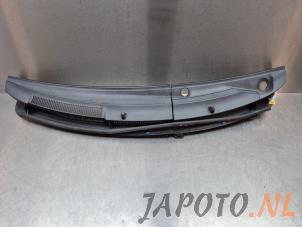 Begagnade Torpedgaller Toyota Yaris II (P9) 1.33 16V Dual VVT-I Pris € 49,95 Marginaltabell erbjuds av Japoto Parts B.V.