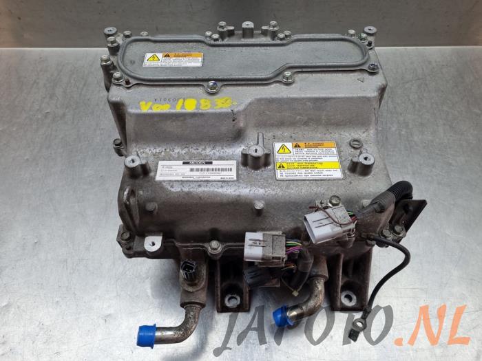 Używane Przetwornica Mitsubishi Outlander (GF/GG) 2.0 16V PHEV 4x4 Cena € 194,24 Procedura marży oferowane przez Japoto Parts B.V.