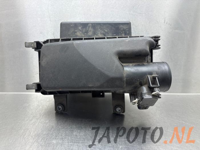 Begagnade Luftfilterhus Toyota Yaris II (P9) 1.33 16V Dual VVT-I Pris € 26,20 Marginaltabell erbjuds av Japoto Parts B.V.