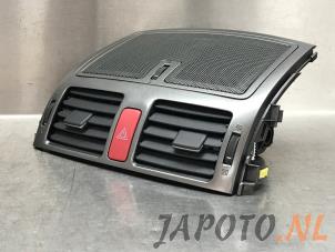 Begagnade Luftmunstycke, instrumentbräda Toyota Auris (E15) 1.33 Dual VVT-I 16V Pris € 49,95 Marginaltabell erbjuds av Japoto Parts B.V.
