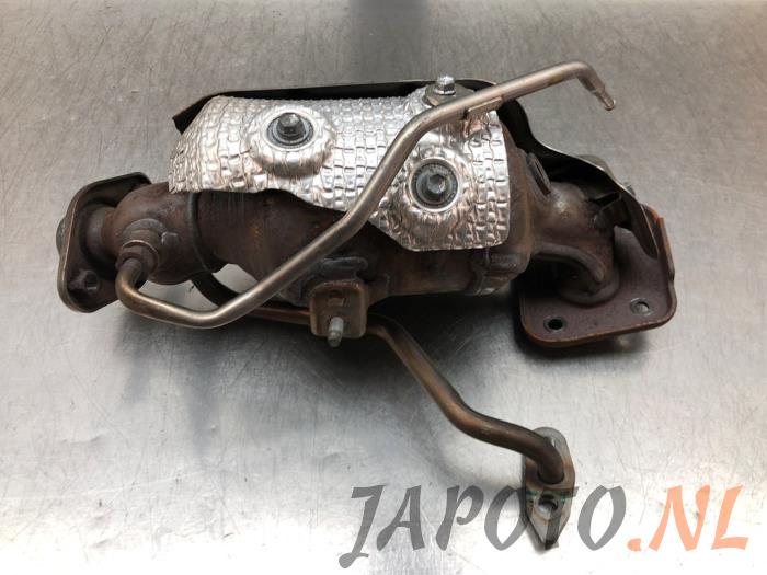 Usagé Catalyseur Toyota Aygo X 1.0 12V VVT-i Prix € 262,45 Règlement à la marge proposé par Japoto Parts B.V.