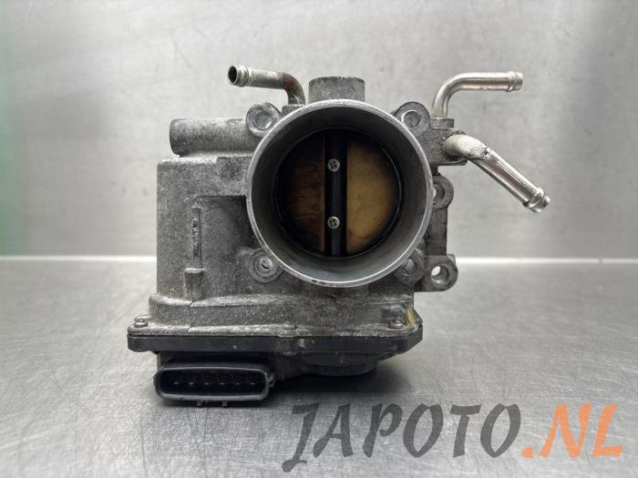 Gebrauchte Drosselklappengehäuse Toyota Avensis Wagon (T25/B1E) 2.0 16V VVT-i D4 Preis € 52,45 Margenregelung angeboten von Japoto Parts B.V.