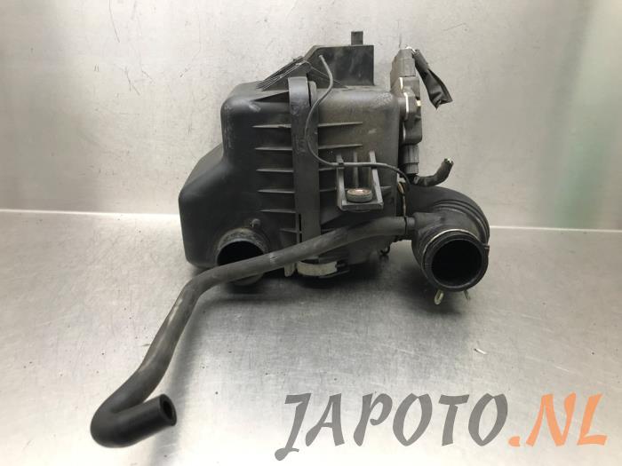 Begagnade Luftfilterhus Daihatsu Cuore (L701) Pris € 36,70 Marginaltabell erbjuds av Japoto Parts B.V.