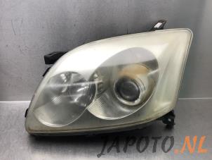 Used Headlight, left Toyota Avensis Wagon (T25/B1E) 2.0 16V VVT-i D4 Price € 74,95 Margin scheme offered by Japoto Parts B.V.