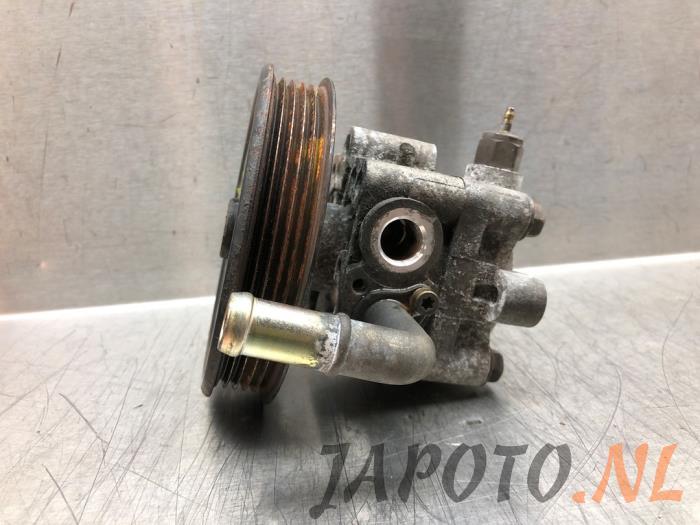 Usagé Pompe de direction Suzuki Grand Vitara II (JT) 2.0 16V Prix € 209,95 Règlement à la marge proposé par Japoto Parts B.V.