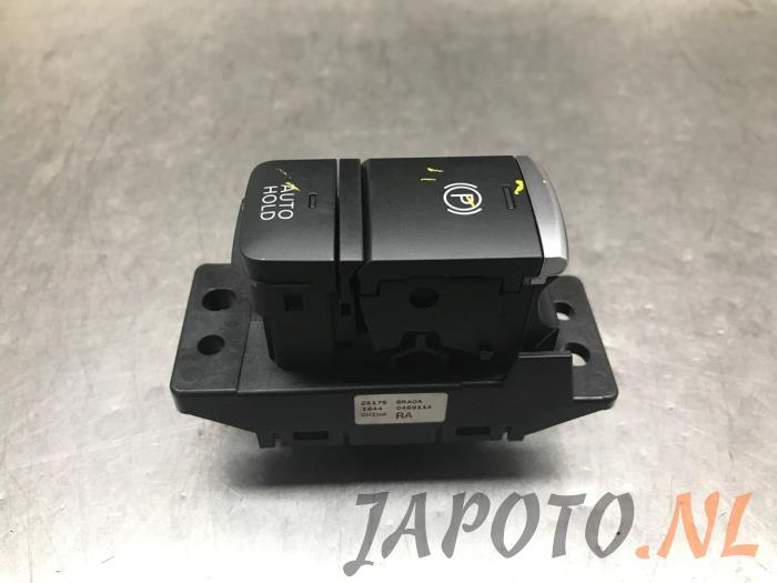 Gebrauchte Handbremse Schalter Nissan Qashqai (J12) 1.3 DIG-T MHEV 16V Preis € 36,70 Margenregelung angeboten von Japoto Parts B.V.