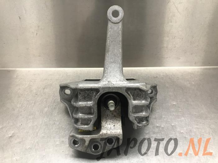Used Engine mount Kia Niro I (DE) 1.6 GDI Hybrid Price € 26,24 Margin scheme offered by Japoto Parts B.V.