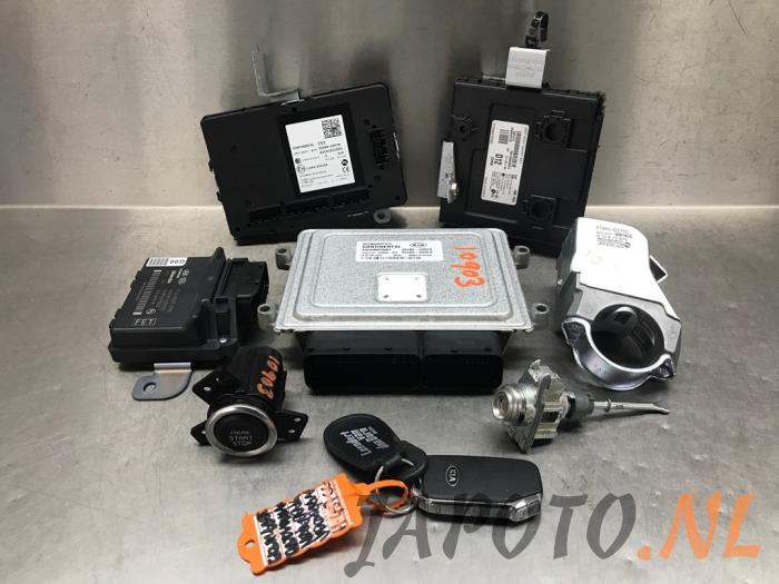 Used Ignition lock + computer Kia Niro I (DE) 1.6 GDI Hybrid Price € 208,95 Margin scheme offered by Japoto Parts B.V.
