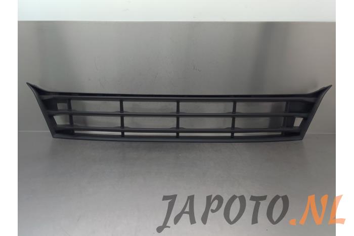 Używane Grill Mitsubishi ASX 1.6 MIVEC 16V Cena € 52,45 Procedura marży oferowane przez Japoto Parts B.V.