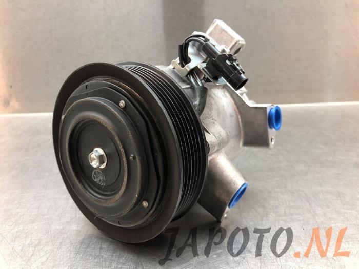 Usagé Pompe clim Suzuki Swift (ZCE/ZDE) 1.2 VVT 12V Hybrid Prix € 262,45 Règlement à la marge proposé par Japoto Parts B.V.