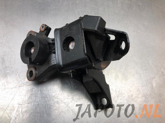Used Engine mount Suzuki Swift (ZCE/ZDE) 1.2 VVT 12V Hybrid Price € 52,45 Margin scheme offered by Japoto Parts B.V.