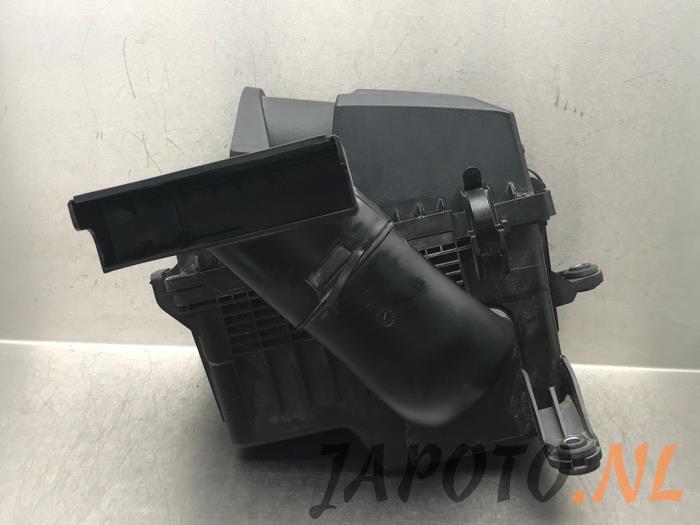 Begagnade Luftfilterhus Hyundai Bayon Pris € 157,45 Marginaltabell erbjuds av Japoto Parts B.V.