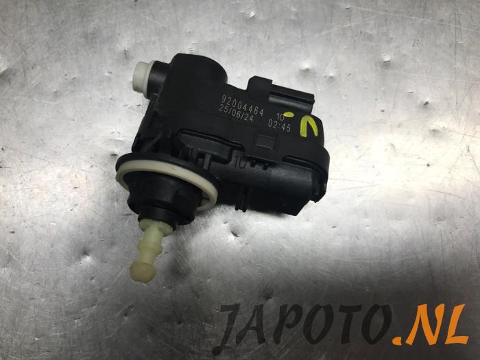 Używane Silnik reflektora Suzuki Swift (ZCE/ZDE) 1.2 VVT 12V Hybrid Cena € 26,20 Procedura marży oferowane przez Japoto Parts B.V.