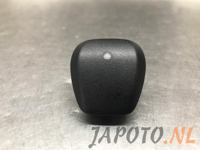 Gebrauchte Lichtsensor Hyundai i30 Wagon (PDEF) 1.0 T-GDI 12V Preis € 20,95 Margenregelung angeboten von Japoto Parts B.V.
